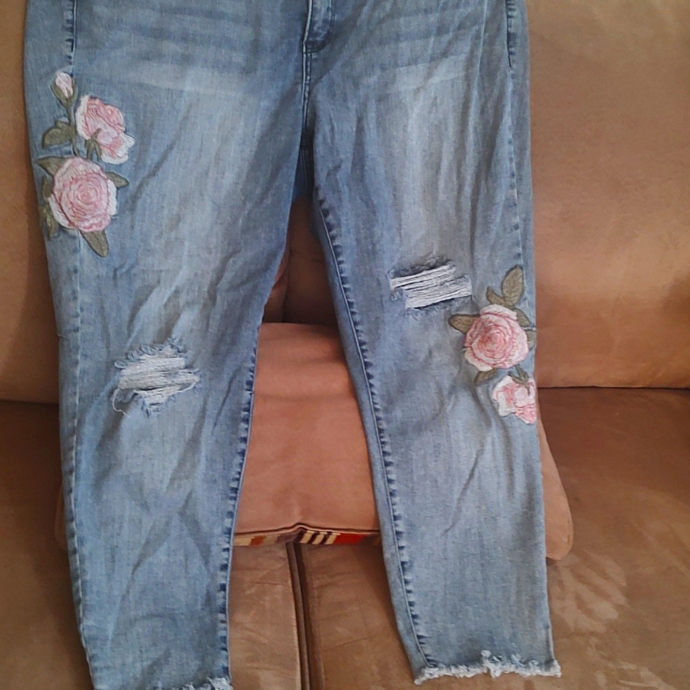 Ankle pants